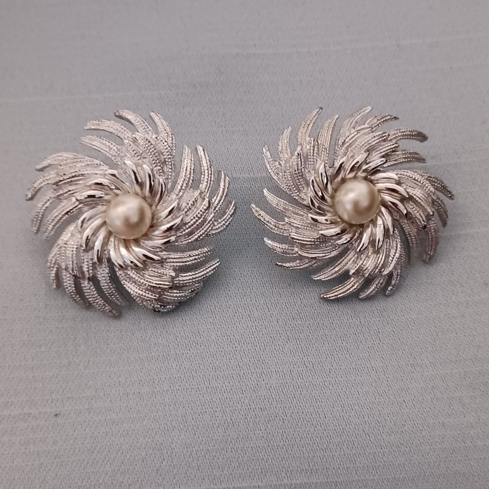Sarah Coventry Clip Earings